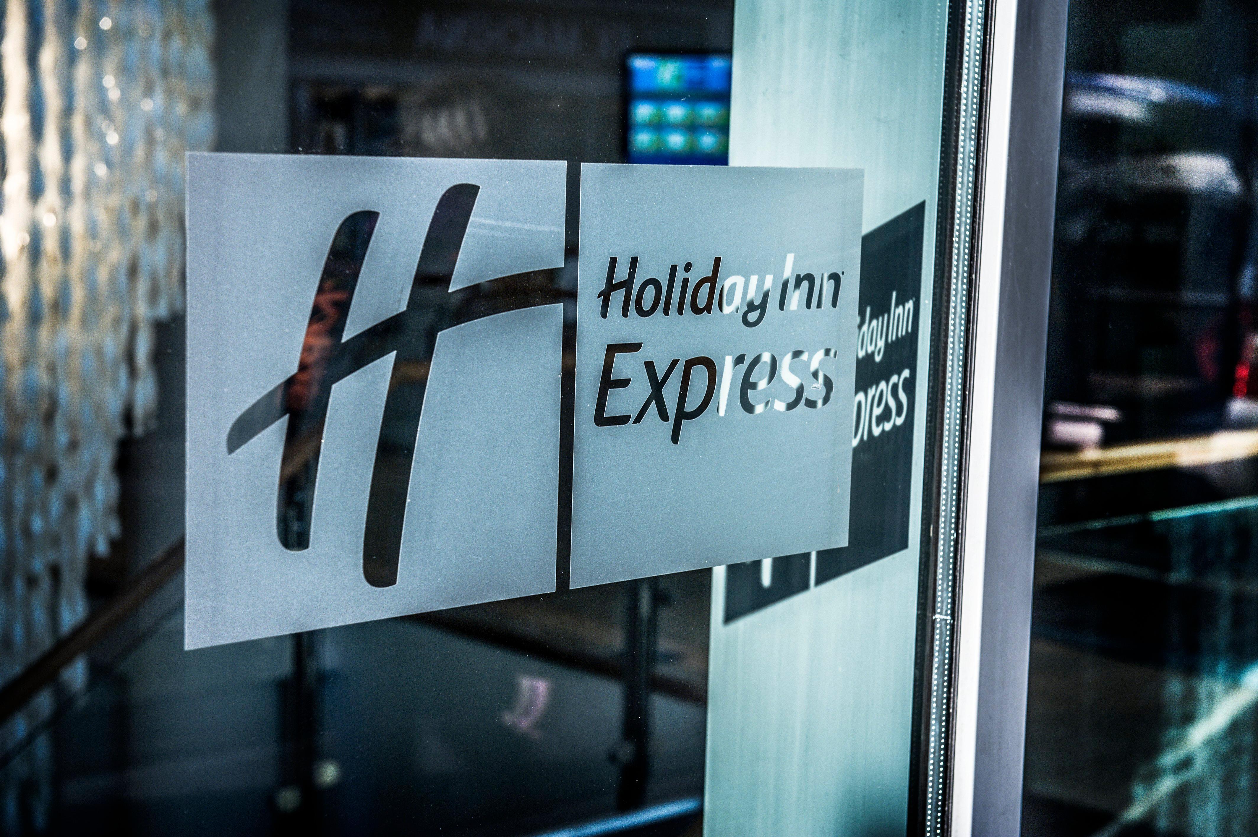 Holiday Inn Express Manchester City Centre By Ihg Exterior foto
