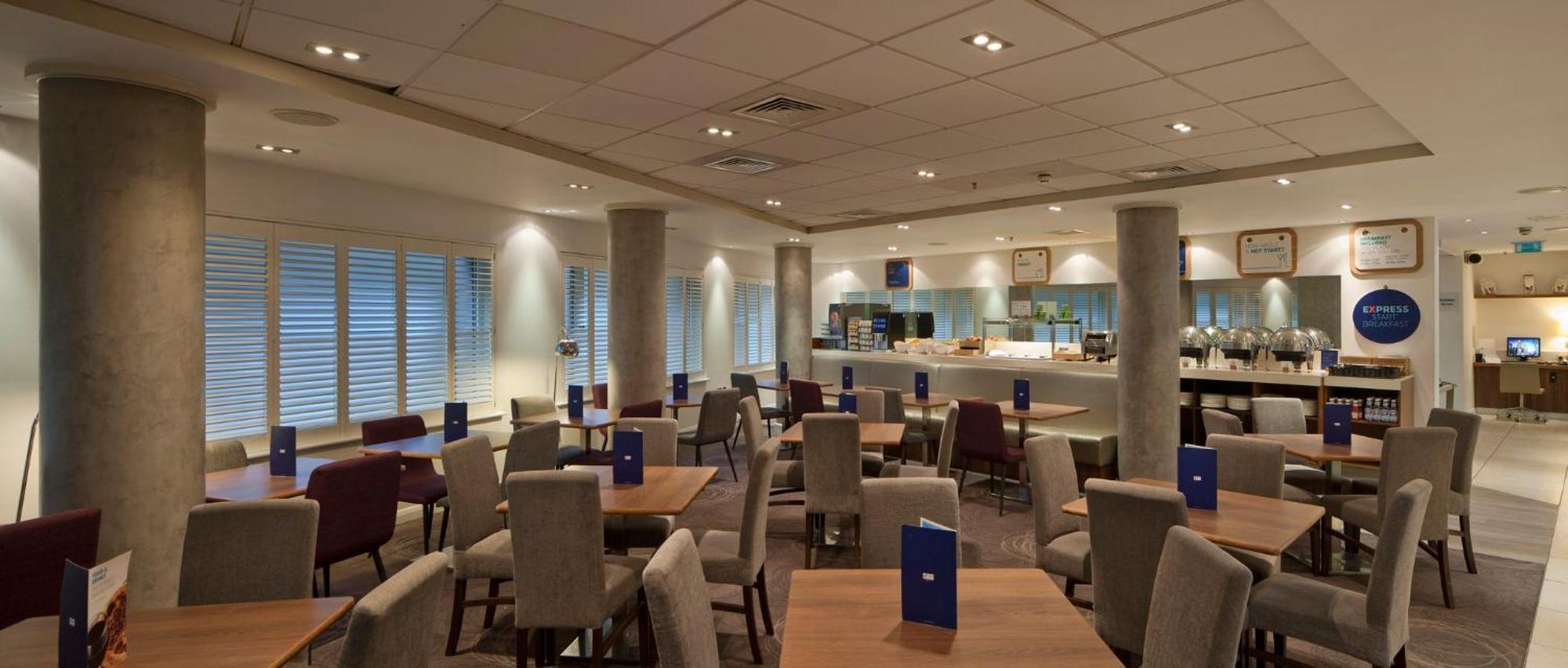 Holiday Inn Express Manchester City Centre By Ihg Exterior foto